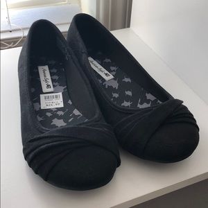 American Eagle black flats